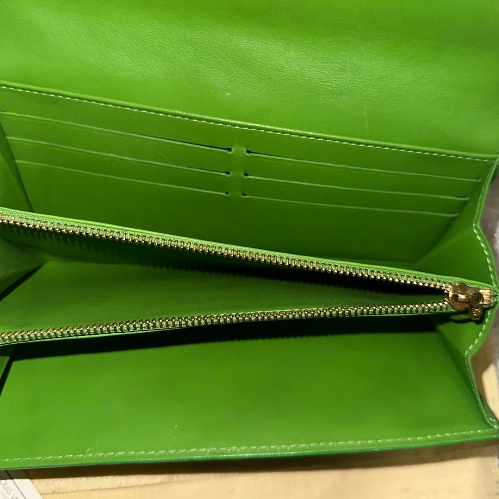 Louis Vuitton Sarah Wallet Monogram Vernis Vert Tonic - Picture 5 of 17